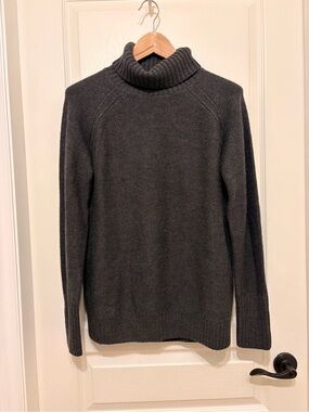 Icebreaker merino wool Dark Charcoal Turtleneck Sweater